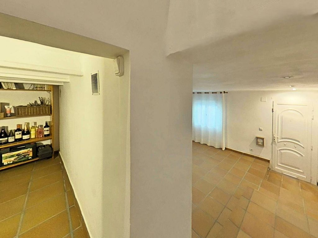 Luxury House for sale in Castellar Del Vallès, 475 000 €, Photo 2