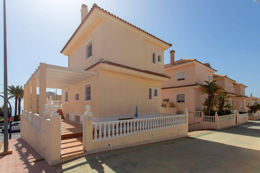 Maison de luxe à vendre à Torrevieja, 525 000 €, Photo 2