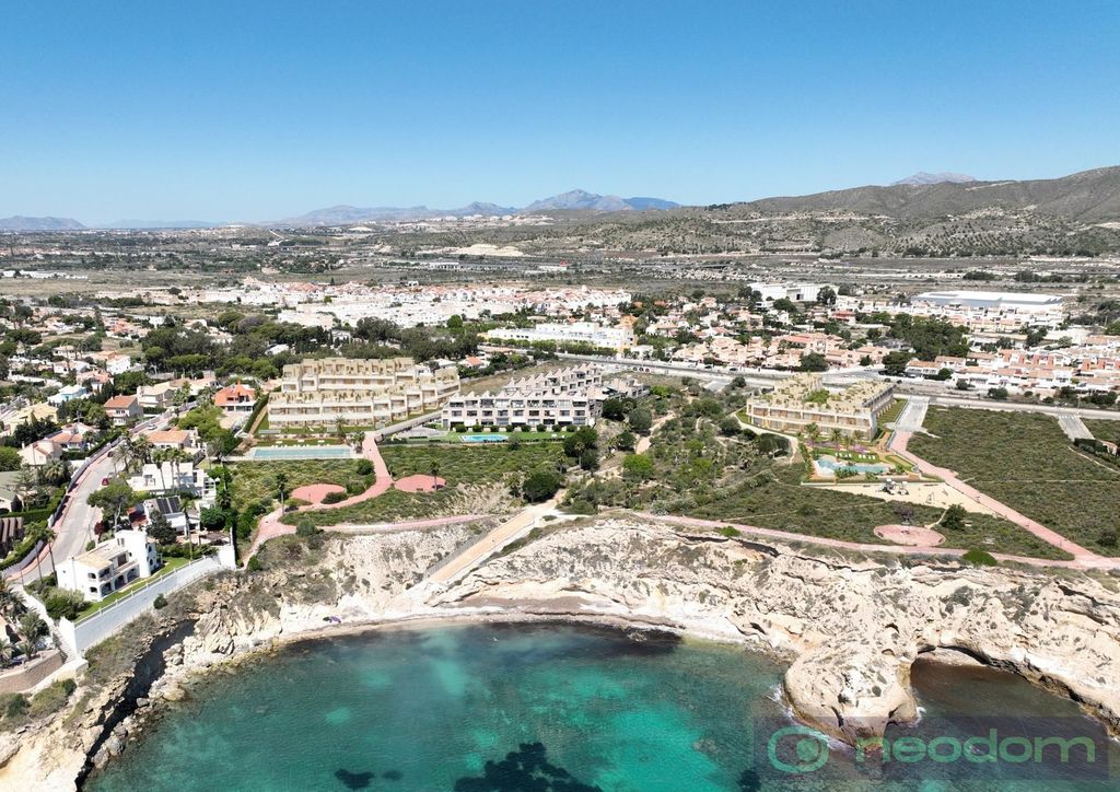 Maison de luxe à vendre à Alicante, 680 000 €, Photo 2