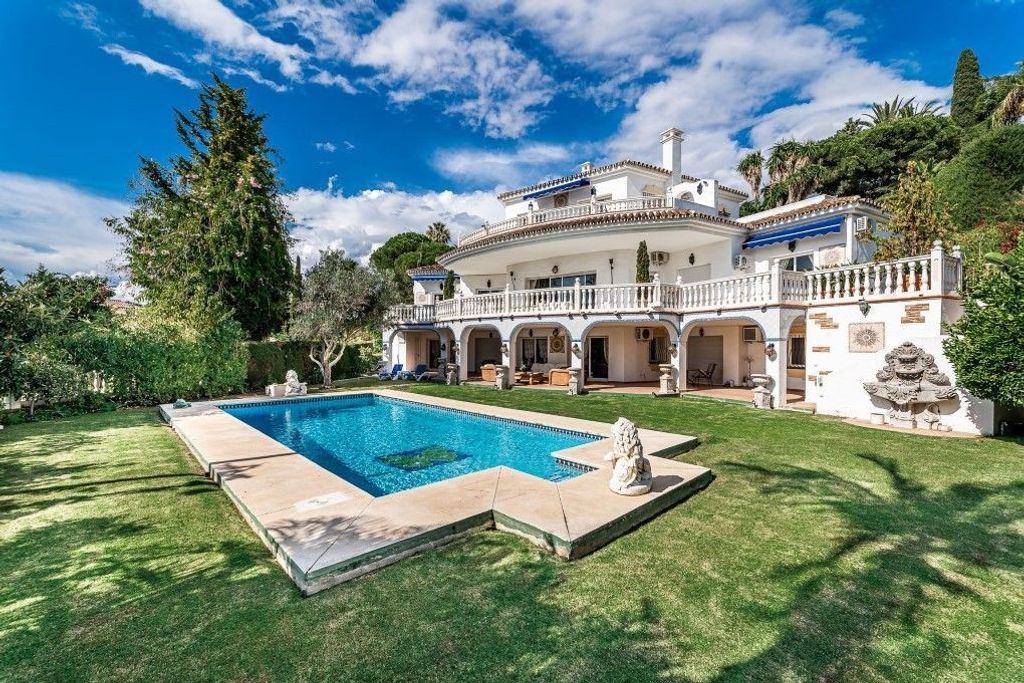Luxury House for sale in Marbella, 1 990 000 €, Photo 1