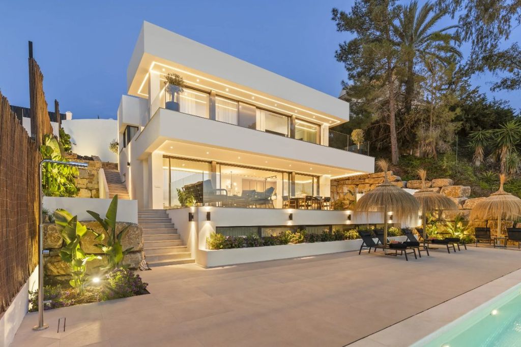 Luxury House for sale in Marbella, 2 495 000 €, Photo 1