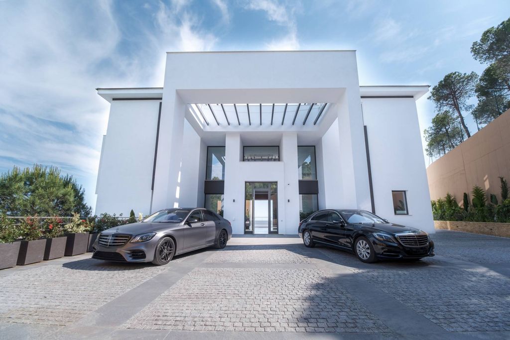 Luxury House for sale in Marbella, 12 700 000 €, Photo 1