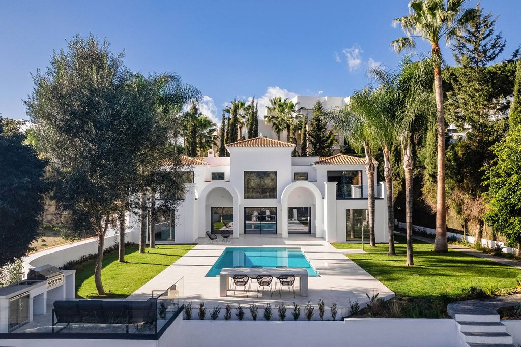 Maison de luxe à vendre à Marbella, 2 250 000 €, Photo 1
