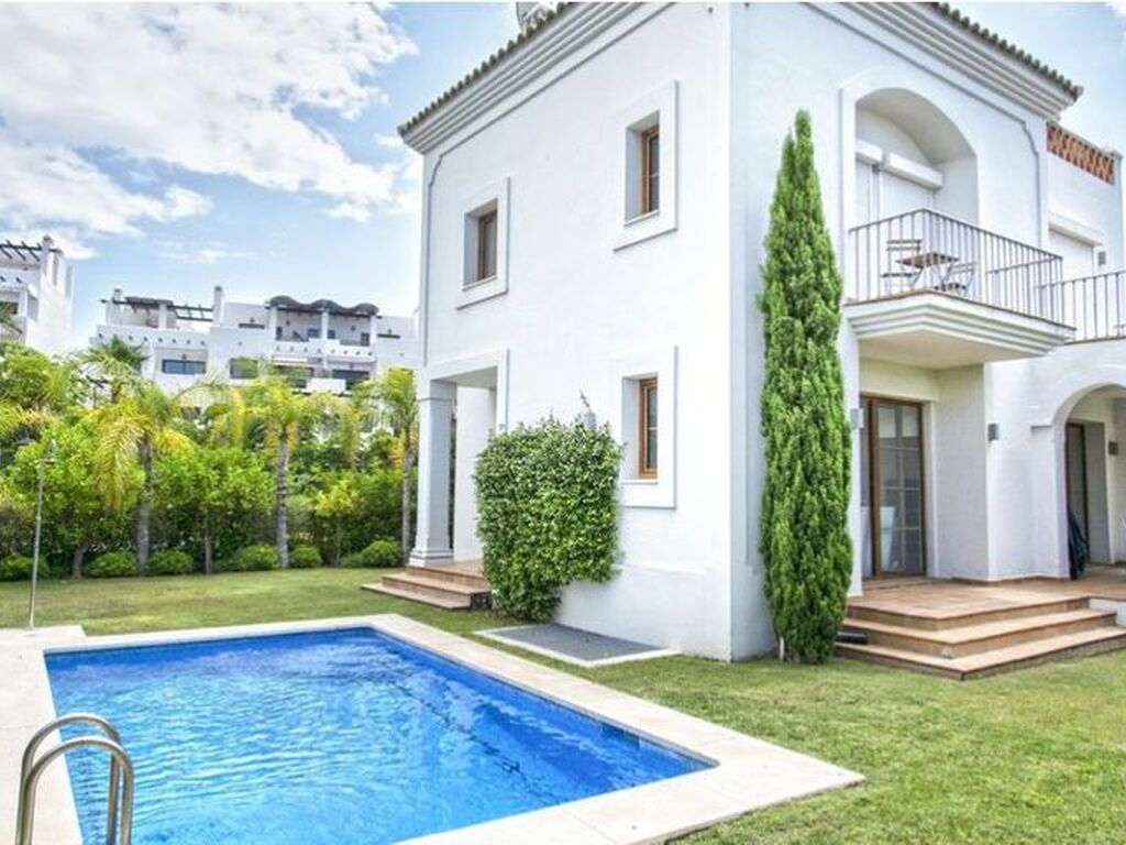 Luxury House for sale in Marbella, 815 000 €, Photo 1