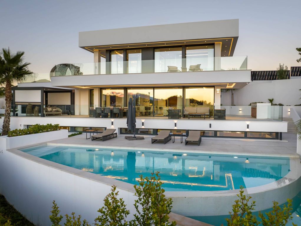 Luxury House for sale in Marbella, 3 250 000 €, Photo 1