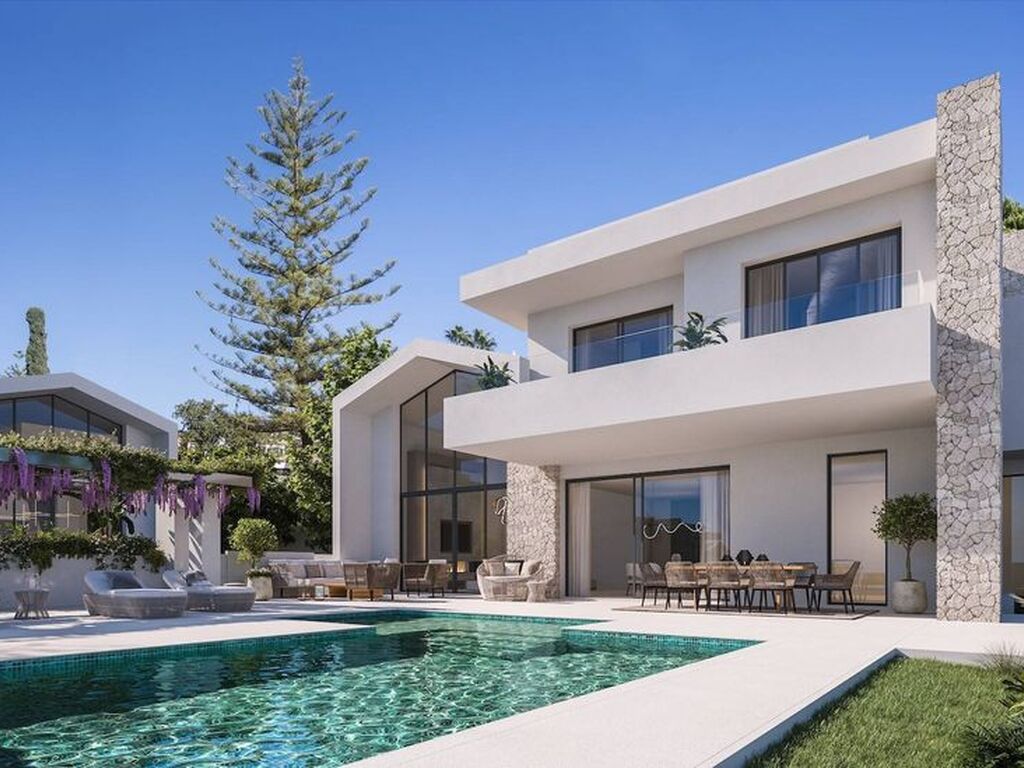 Luxury House for sale in Marbella, 2 400 000 €, Photo 1
