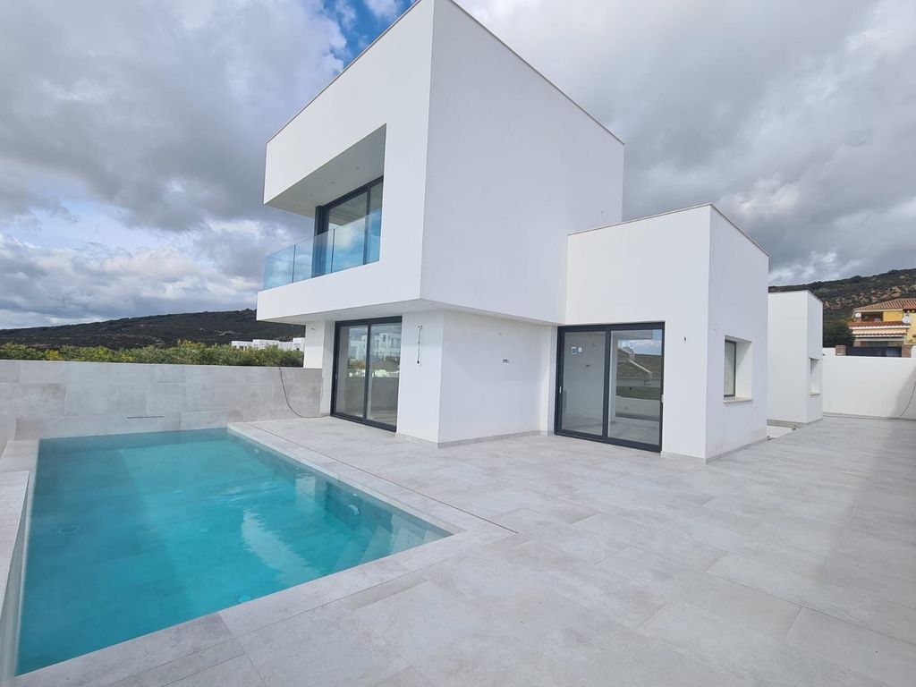Luxury House for sale in Marbella, 1 490 000 €, Photo 1