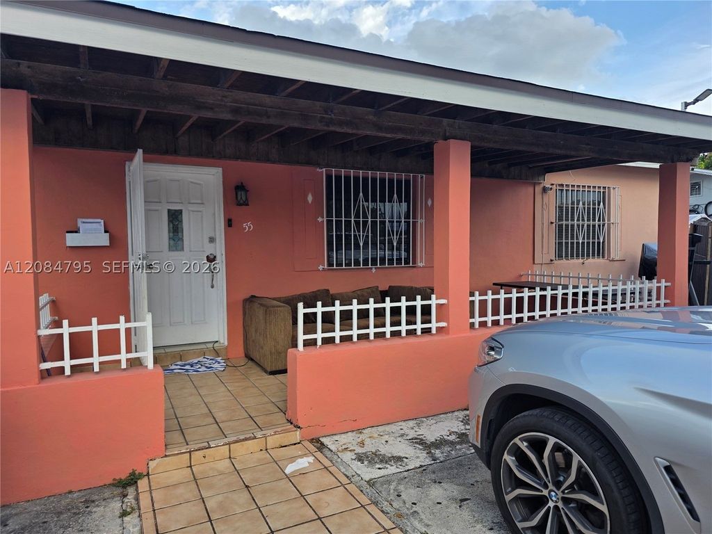 Luxury House for sale in Miami, 580 783 €, Photo 1
