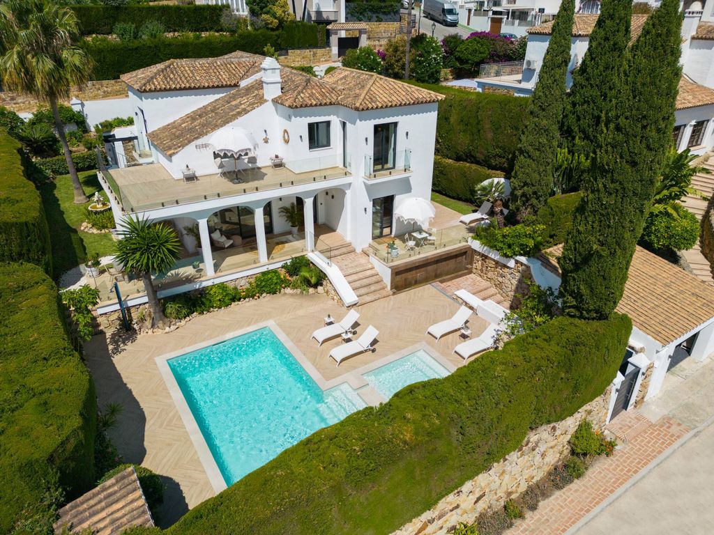 Luxury House for sale in Marbella, 2 300 000 €, Photo 1