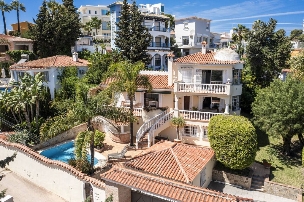 Luxury House for sale in Marbella, 1 295 000 €, Photo 1