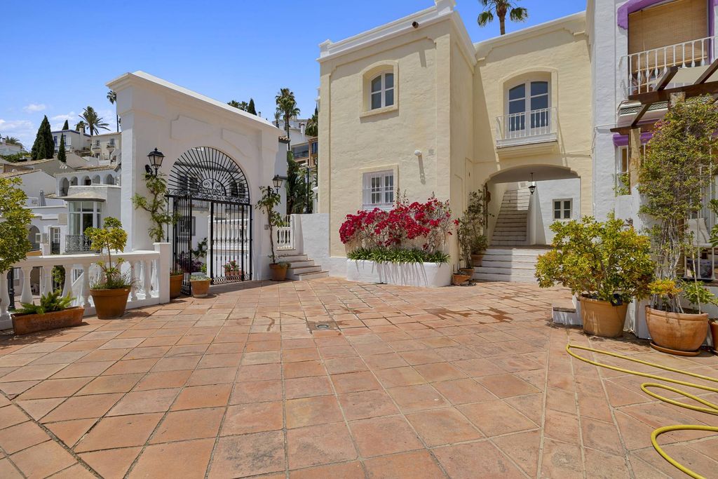 Maison de luxe à vendre à Marbella, 570 000 €, Photo 1