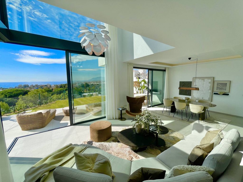 Luxury House for sale in Marbella, 2 195 000 €, Photo 1