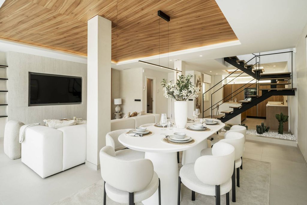 Luxury House for sale in Marbella, 1 195 000 €, Photo 1