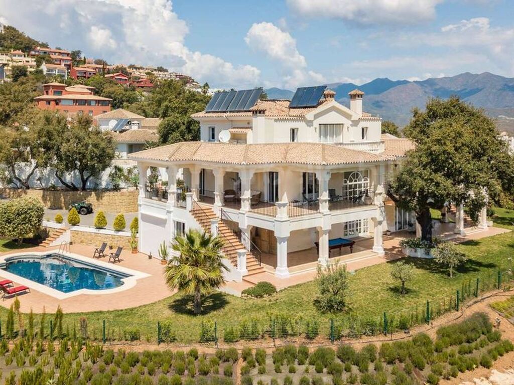 Luxury House for sale in Marbella, 2 249 000 €, Photo 1