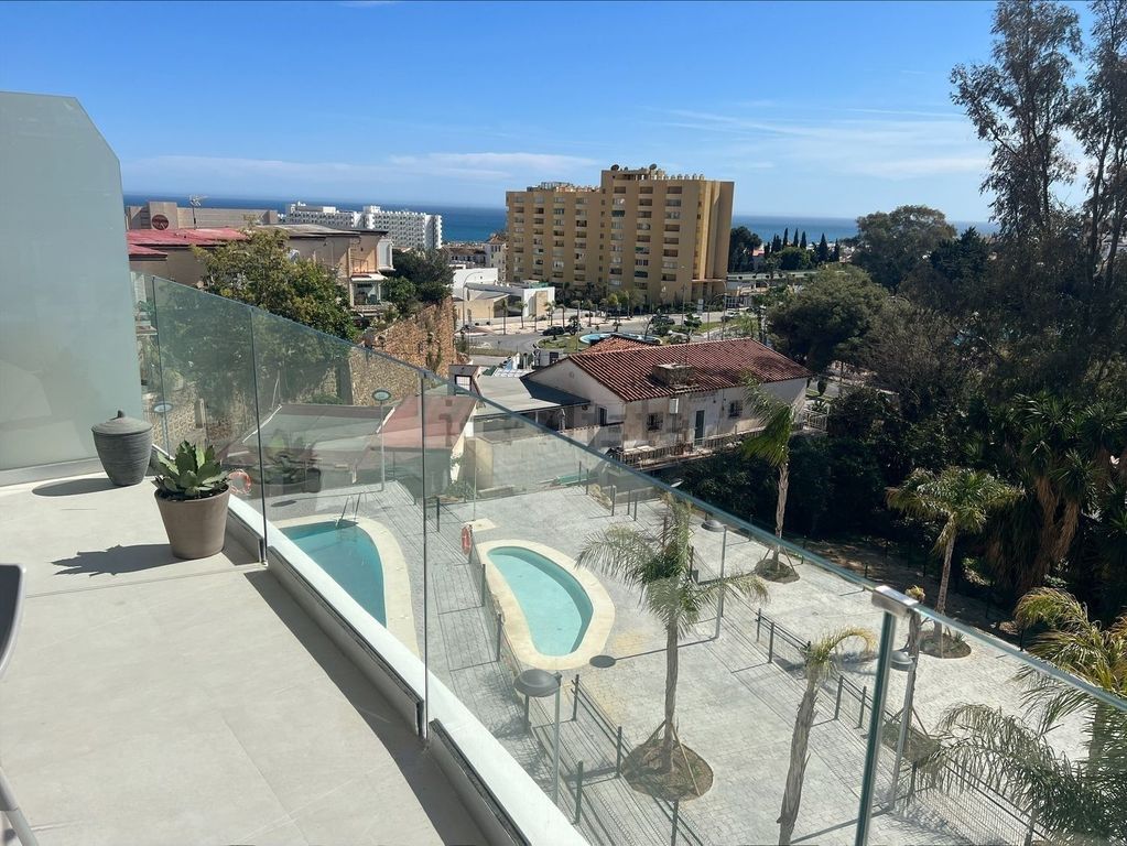 Luxury Apartment for sale in Torremolinos, 450 000 €, Photo 2