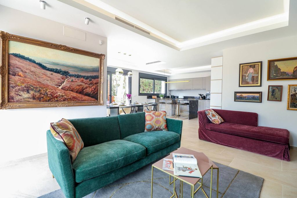 Luxury House for sale in Marbella, 1 485 000 €, Photo 2