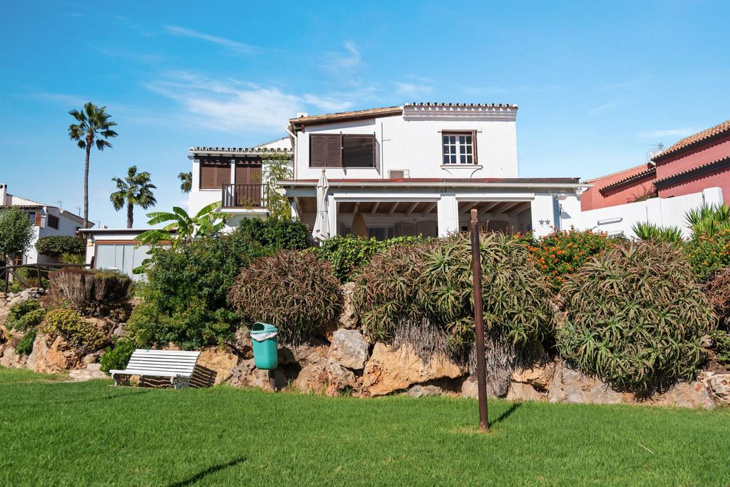 Luxury House for sale in Marbella, 995 000 €, Photo 2