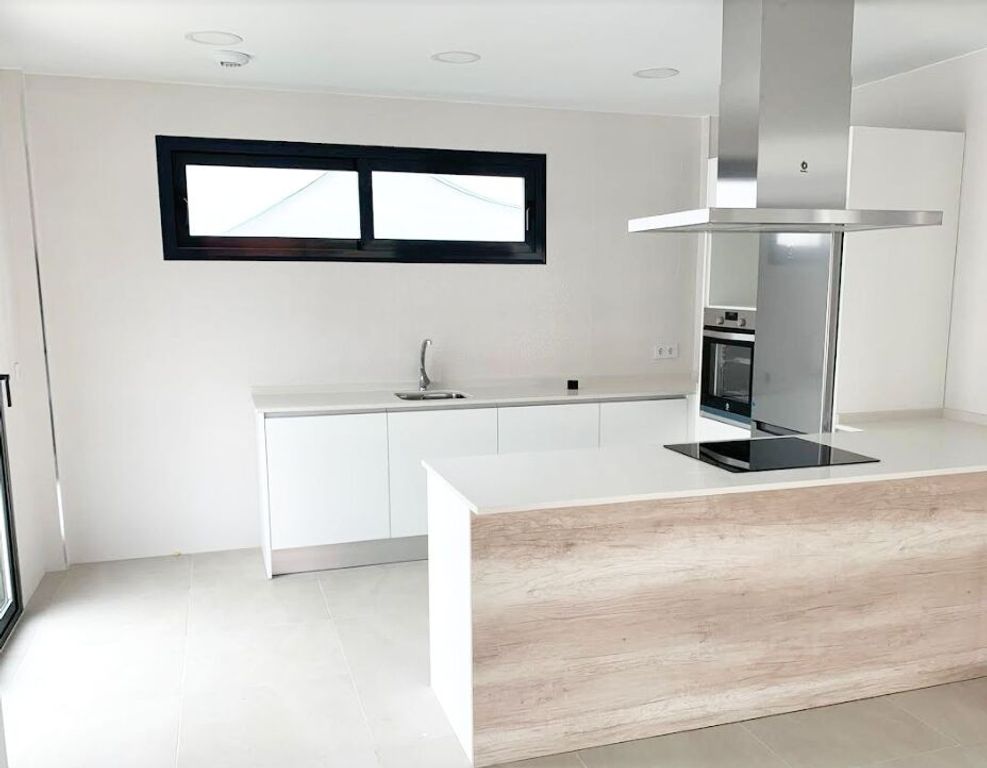 Luxury House for sale in Marbella, 645 000 €, Photo 3