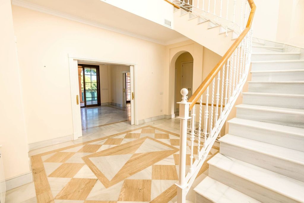 Luxury House for sale in Marbella, 1 640 000 €, Photo 3