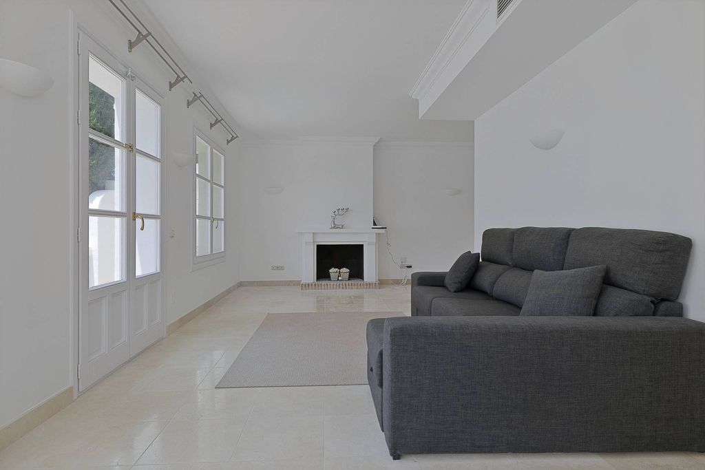 Maison de luxe à vendre à Marbella, 570 000 €, Photo 3