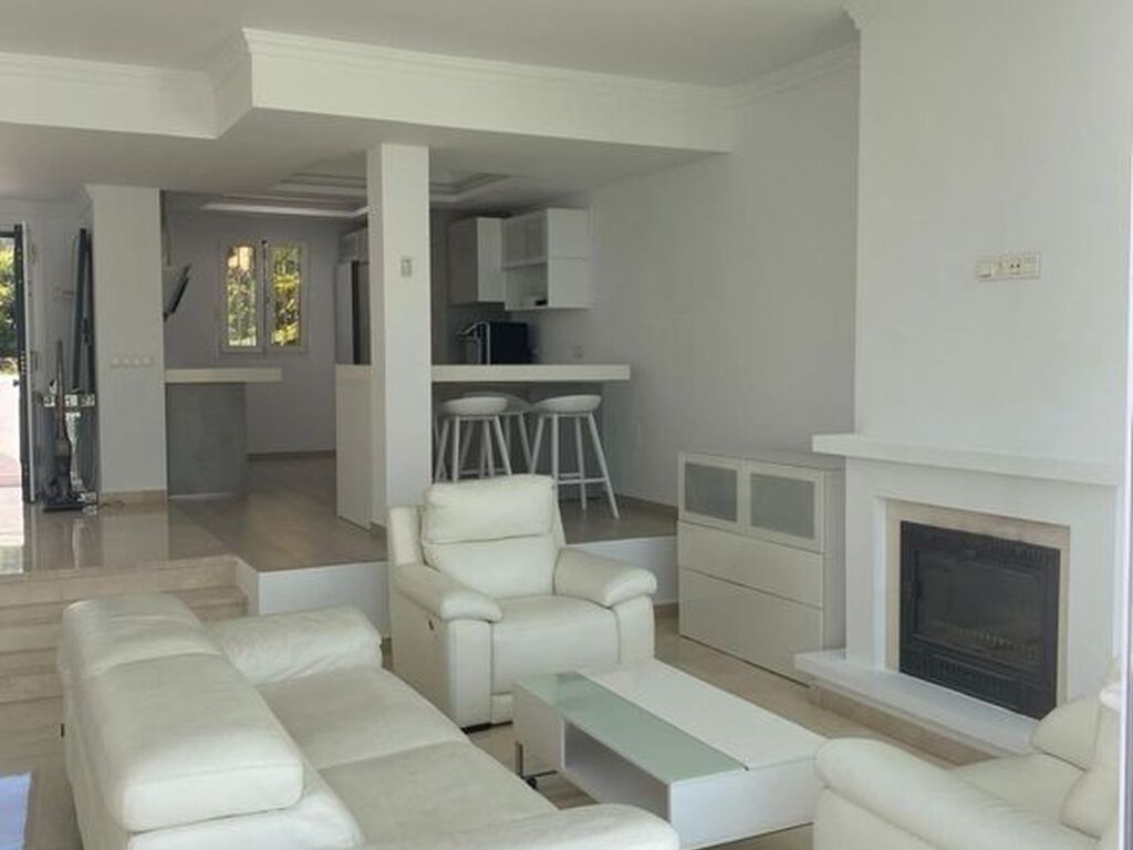 Maison de luxe à vendre à Marbella, 945 000 €, Photo 3