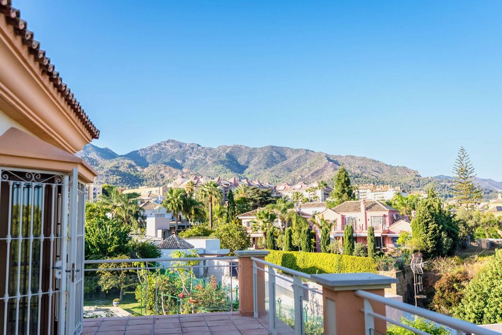 Luxury House for sale in Marbella, 1 640 000 €, Photo 4