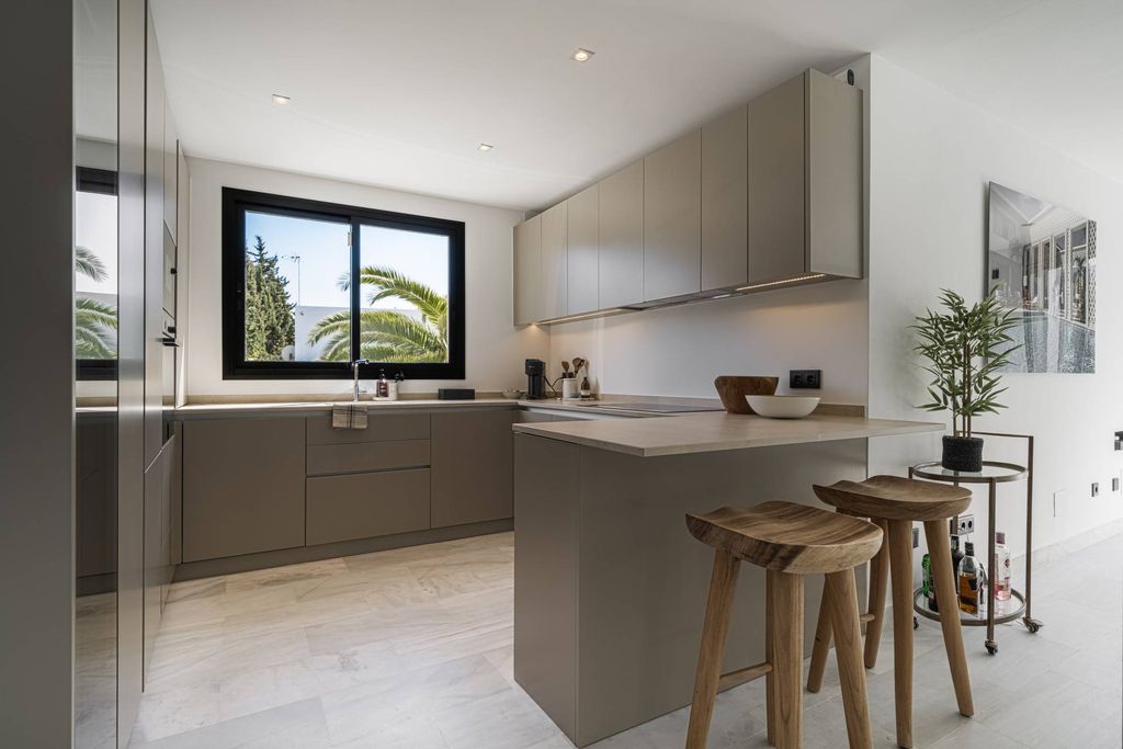 Luxury House for sale in Marbella, 2 295 000 €, Photo 5