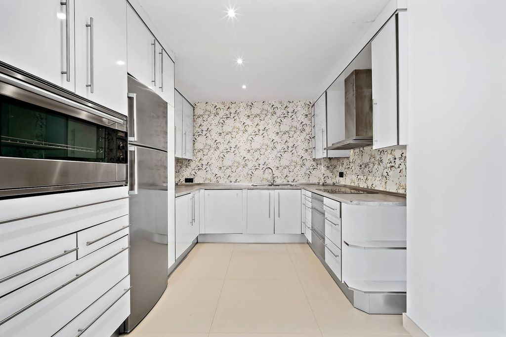 Maison de luxe à vendre à Marbella, 1 950 000 €, Photo 6