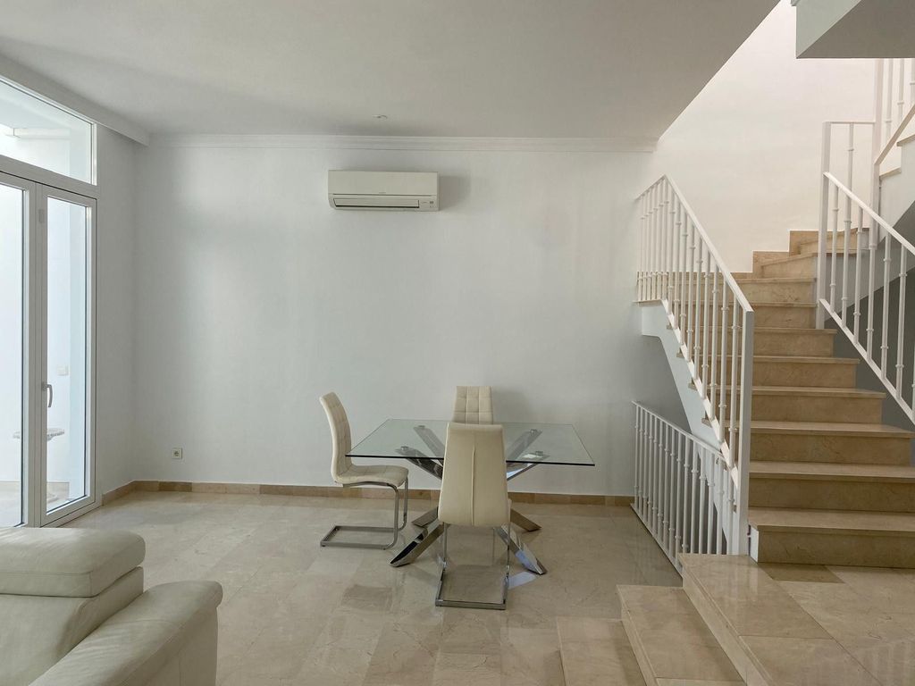 Maison de luxe à vendre à Marbella, 945 000 €, Photo 7