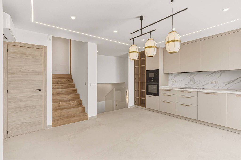 Luxury House for sale in Marbella, 795 000 €, Photo 3