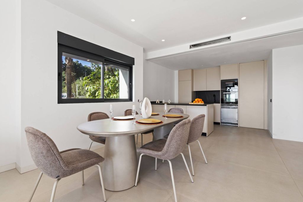 Maison de luxe à vendre à Marbella, 824 000 €, Photo 4
