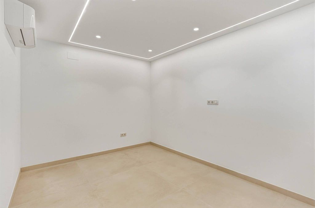 Luxury House for sale in Marbella, 795 000 €, Photo 5