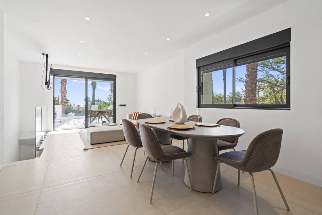 Maison de luxe à vendre à Marbella, 824 000 €, Photo 7