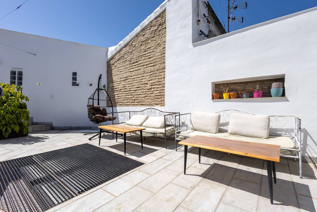 Luxury House for sale in Cadiz, 449 000 €, Photo 2