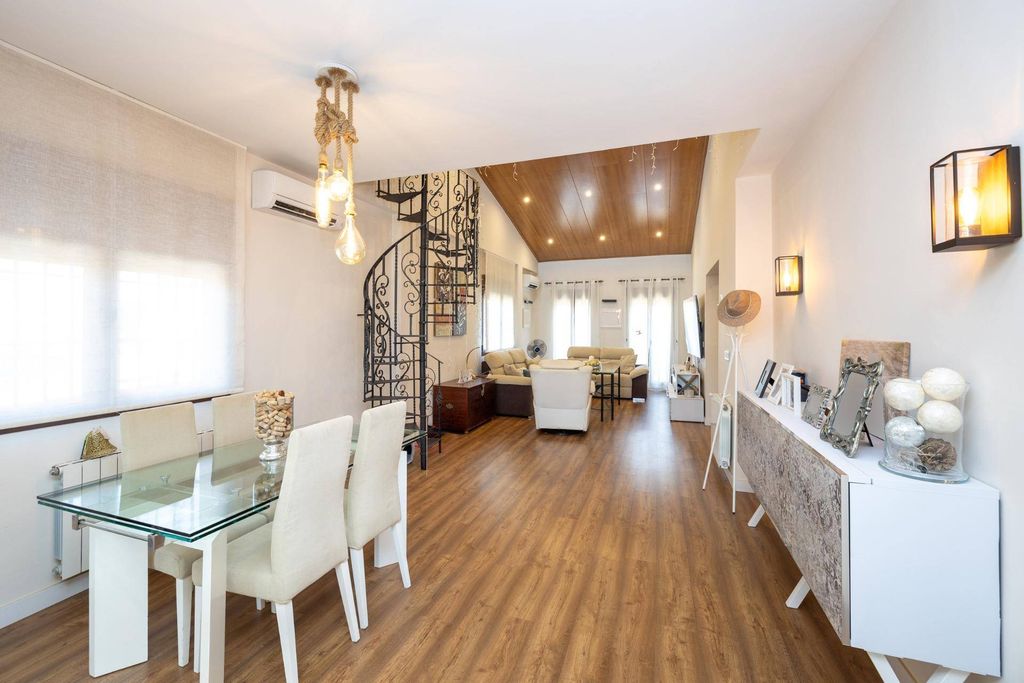 Maison de luxe à vendre à Otura, 549 000 €, Photo 2
