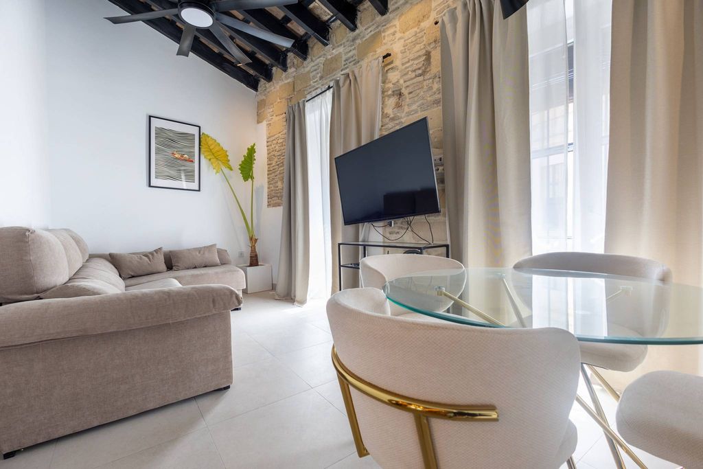Luxury House for sale in Cadiz, 449 000 €, Photo 3
