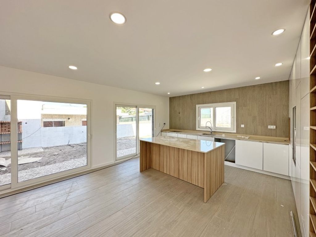 Maison de luxe à vendre à Seixal, 560 000 €, Photo 3