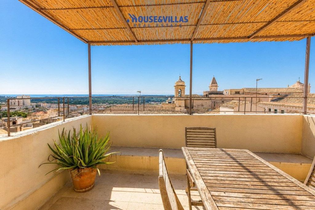 Appartement de luxe à vendre à Noto, 530 000 €, Photo 1