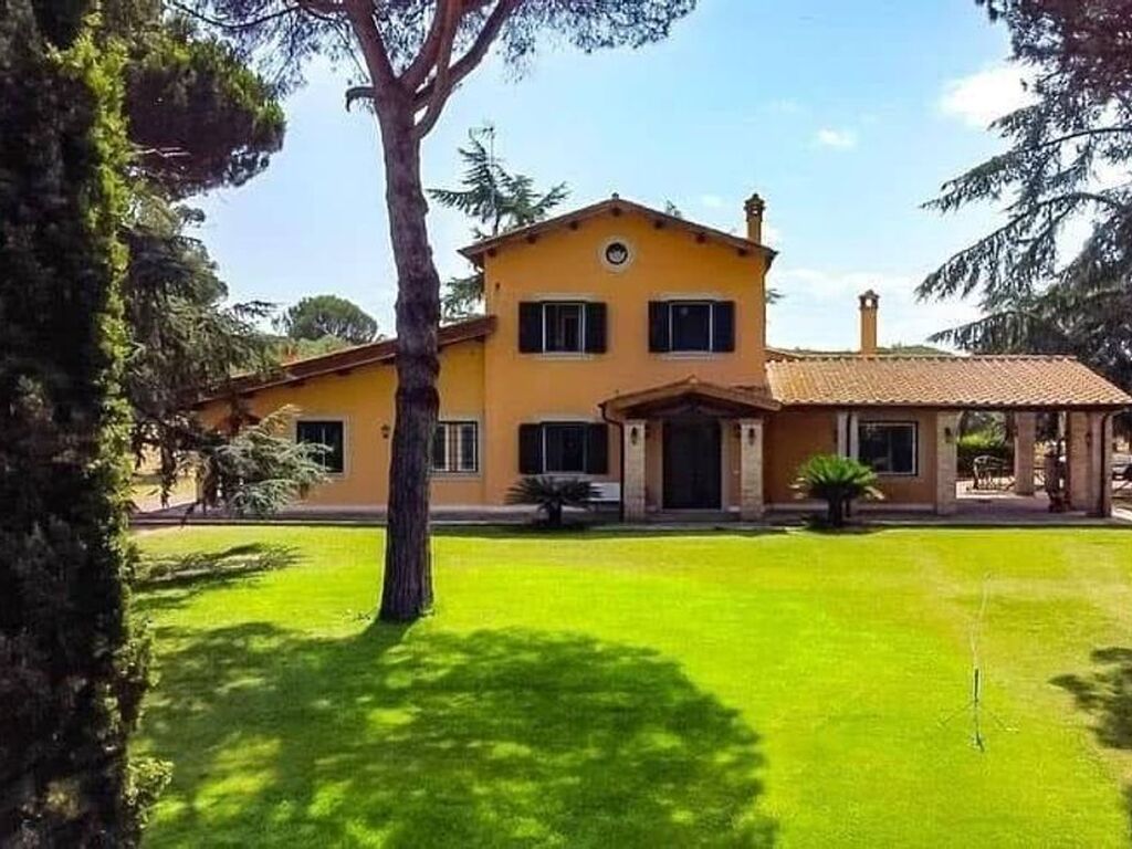 Luxury House for sale in Rome, 1 100 000 €, Photo 1