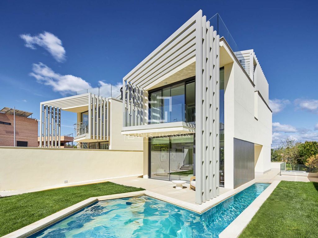 Maison de luxe à vendre à Madrid, 2 355 000 €, Photo 1