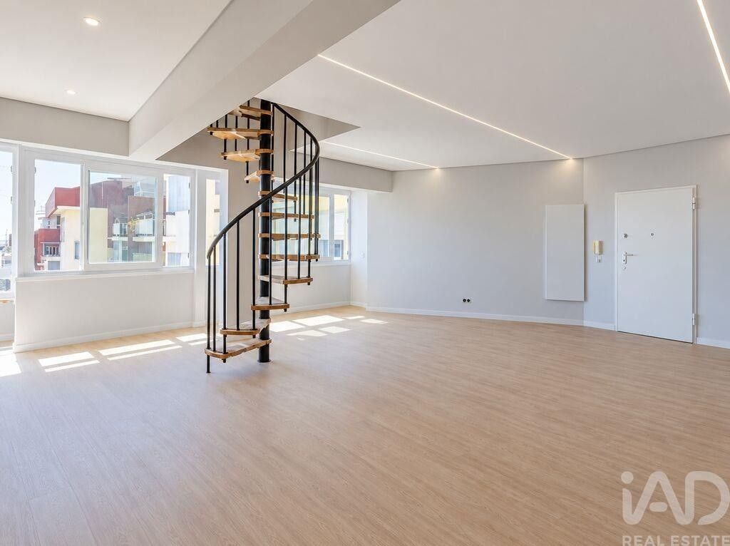 Luxury Apartment for sale in Oeiras, 569 000 €, Photo 2