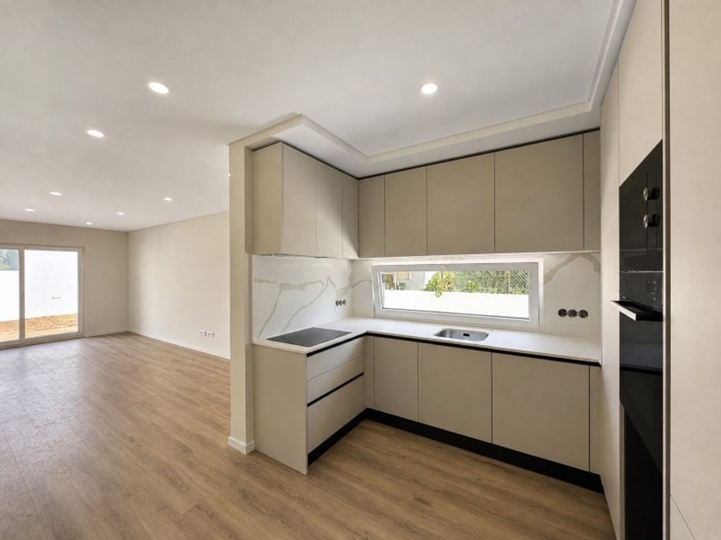 Maison de luxe à vendre à Seixal, 485 000 €, Photo 2