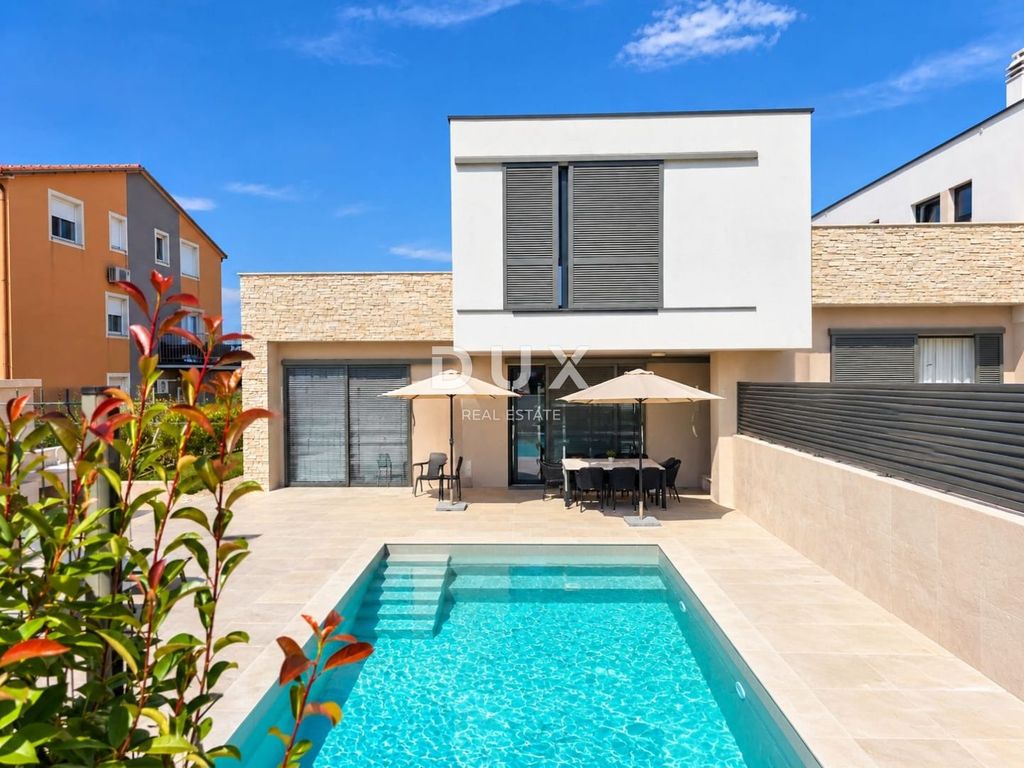 Luxury House for sale in Umag, 0 €, Photo 1