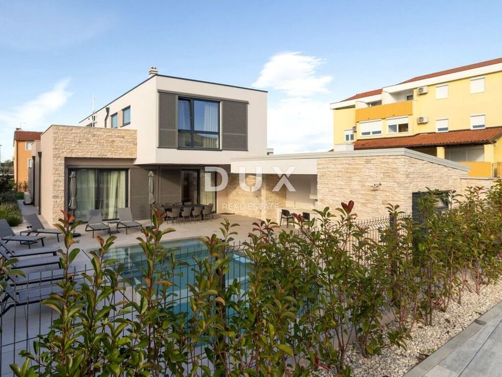 Luxury House for sale in Umag, 0 €, Photo 1