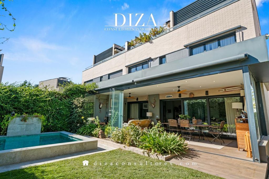 Luxury House for sale in Madrid, 2 410 000 €, Photo 2