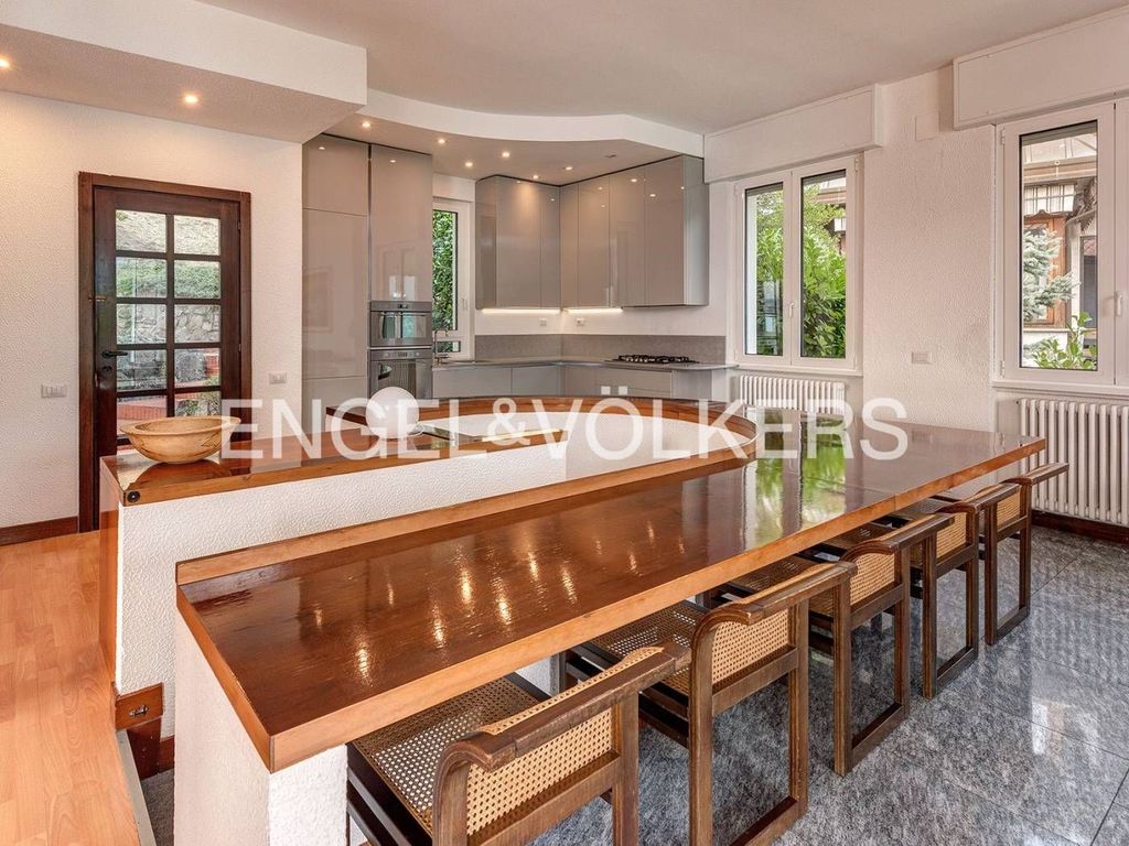 Luxury House for sale in Cernobbio, 1 200 000 €, Photo 7