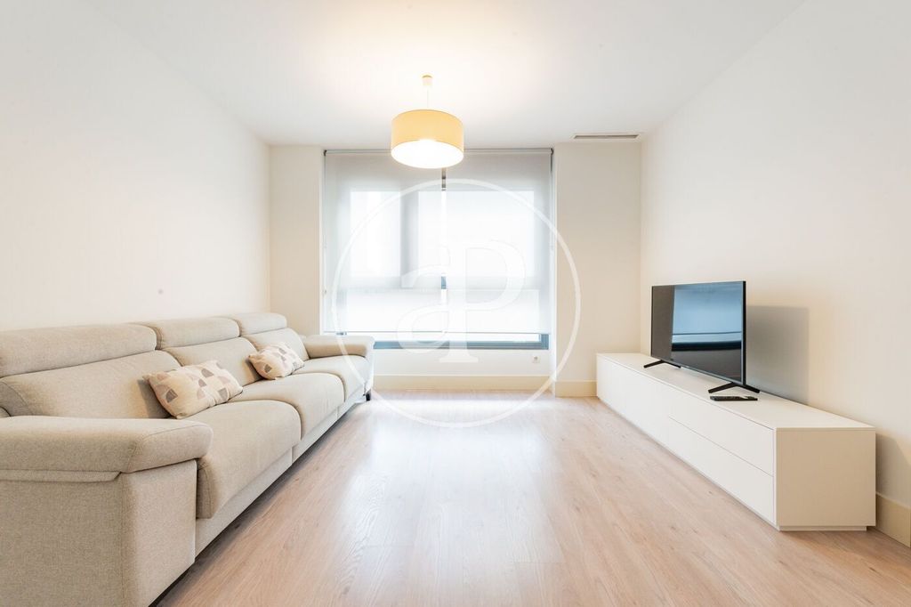 Luxury Apartment for sale in Madrid, 695 000 €, Photo 2