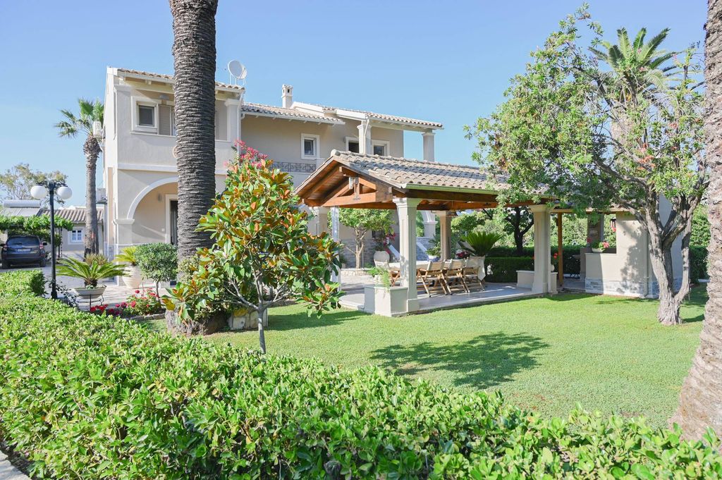 Maison de luxe à vendre à Acharávi, 1 680 000 €, Photo 1