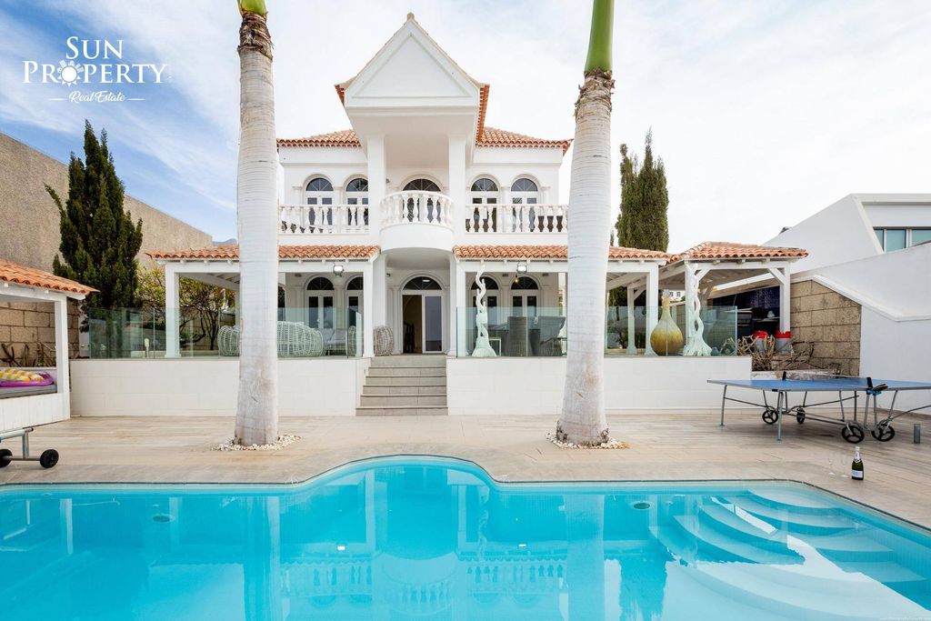 Luxury House for sale in Adeje, 2 100 000 €, Photo 2