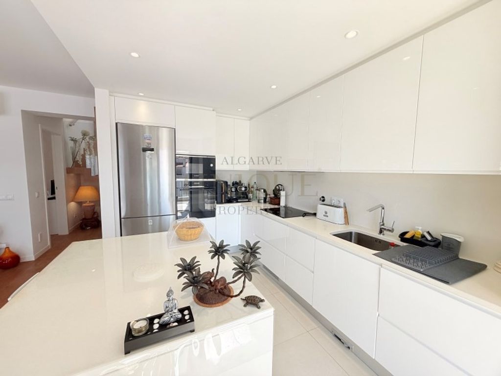 Luxury Apartment for sale in Lagos, 850 000 €, Photo 2